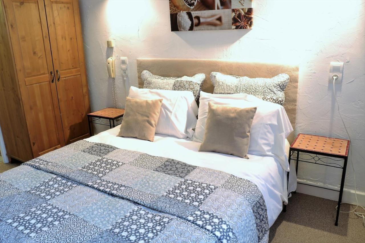 Logis Hotel Orly Alès Εξωτερικό φωτογραφία